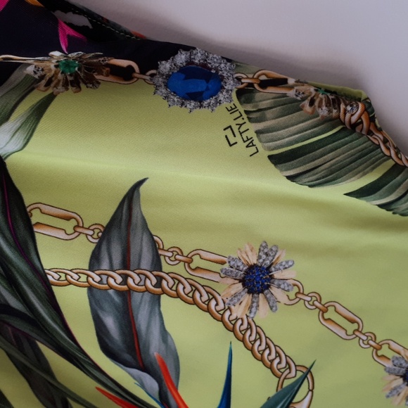 Lafty Lie top - Picture 5 of 6